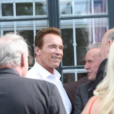 Arnold Schwarzenegger in Wien gelandet