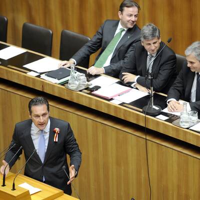 Nach dem Sitzungsmarathon bis Freitag geht das Parlament 30 Tage auf Urlaub