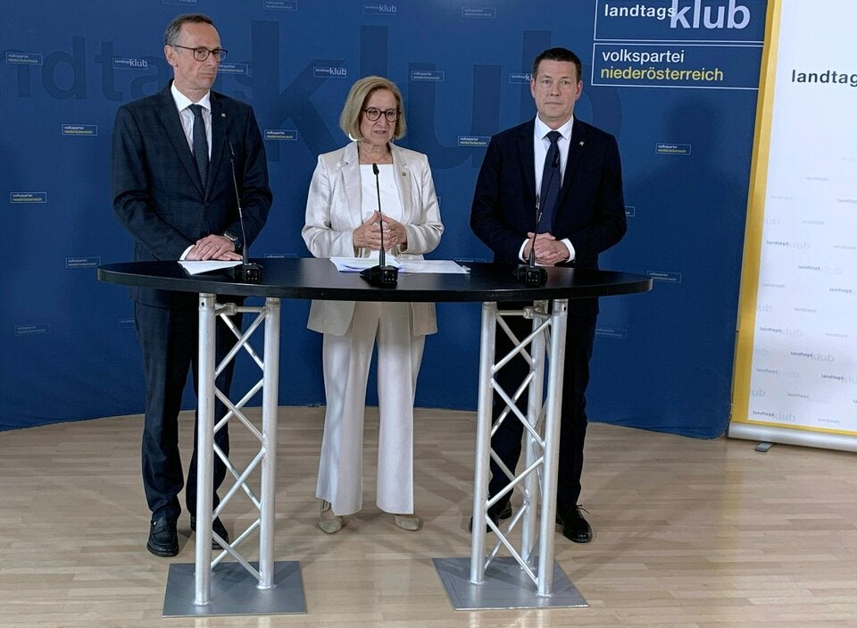 Jochen Danninger (ÖVP), Landeshauptfrau Johanna Mikl-Leitner (ÖVP) und der designierte ÖVP-Klubobmann Kurt Hackl am Montag im Rahmen einer Pressekonferenz anlässlich der Personalrochade im Klub der ÖVP NÖ in St. Pölten.