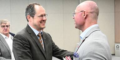 Kopie von WK&Ouml;-Handelsobmann Rainer Trefelik und Gewerkschafter Mario Ferrari