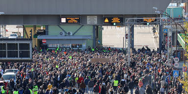 Corona: Demos vor H&auml;fen Triest und Genua