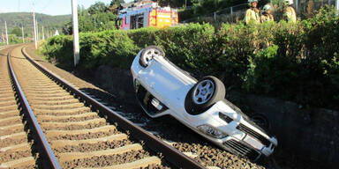 77-J&auml;hrige schie&szlig;t parkendes Auto ab