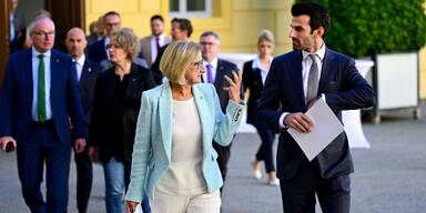 Schwarz-Blau: Mikl-Leitner weist Kritiker in die Schranken