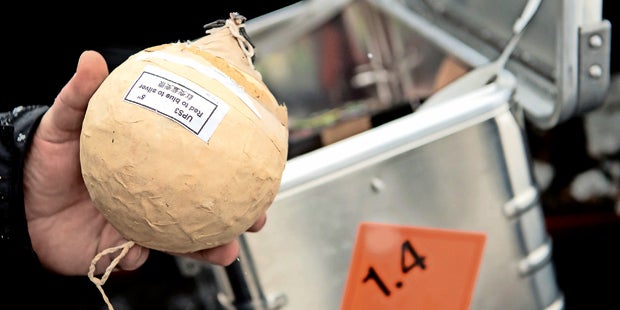 Kugelbombe tötet 17-Jährigen drei Tage vor seinem Geburtstag