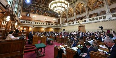 Zus&auml;tzliche Landtagssitzung soll Sparpaket absichern