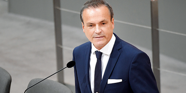 Finanzminister Eduard M&uuml;ller