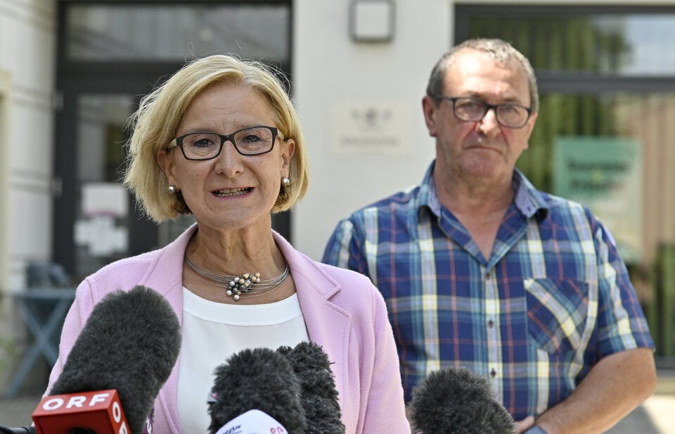 Schrattenberger Skandal-Bürgermeister bleibt vorerst im Amt