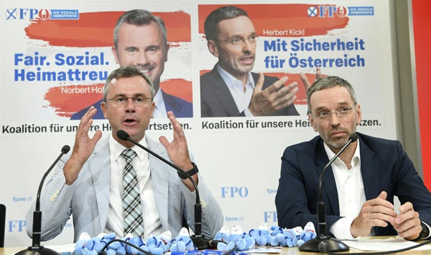 Tierschützer-Eklat bei FPÖ-Plakat-Präsentation