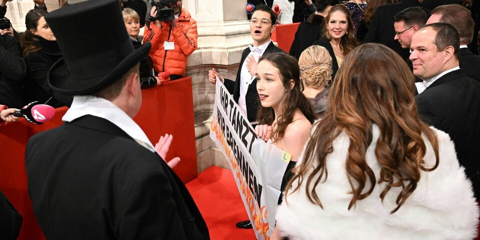 Aktivisten wollten 3 Mal Ball crashen