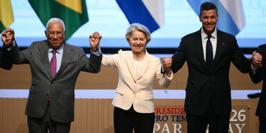 Ant&oacute;nio Costa. Ursula von der Leyen und  Santiago Pe&ntilde;a