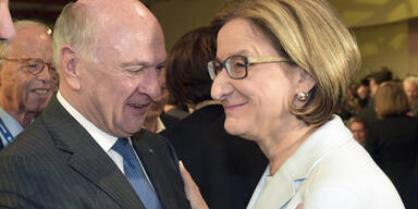 Pröll-Nachfolge: Mikl-Leitner mit 98,5 Prozent gewählt 