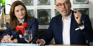APAPK FPÖ NACH PRÄSIDIUMSKLAUSUR DER BUNDESPARTEI SVAZEKKICKL =.jpg