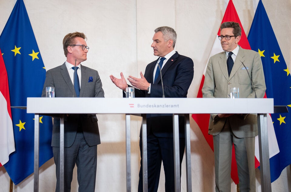 IV-Präsident Georg Knill, Bundeskanzler Karl Nehammer (ÖVP) und WKÖ-Präsident Harald Mahrer