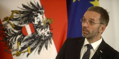 Gewaltschutz: Regierung versch&auml;rft Strafen und will Opfer sch&uuml;tzen