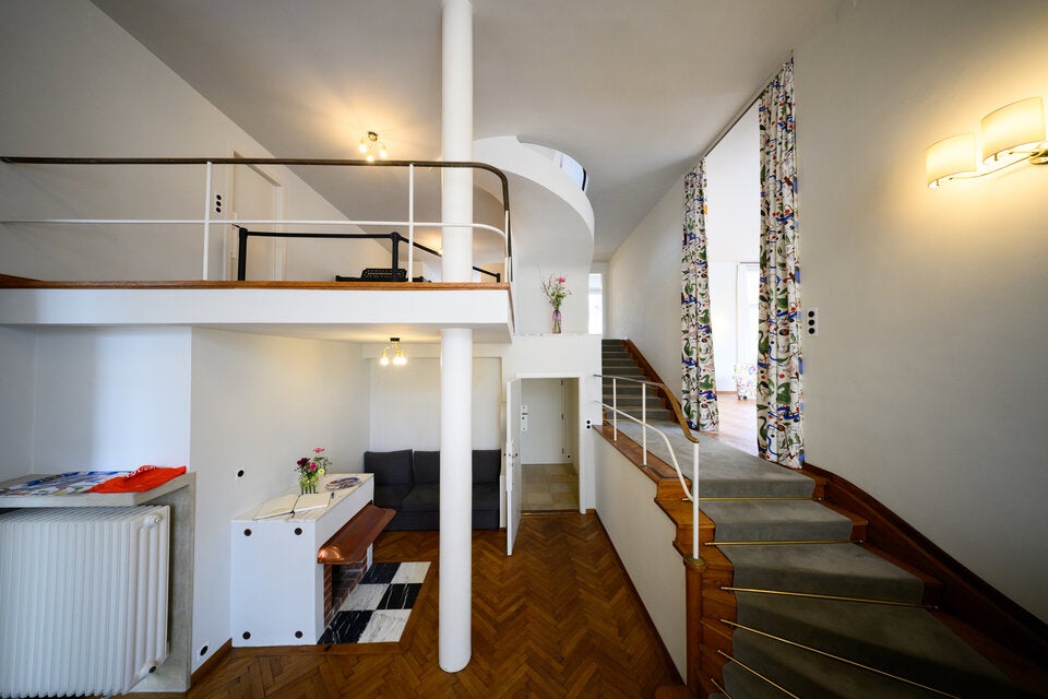 Architekturjuwel Villa Beer erwacht als begehbares Gesamtkunstwerk