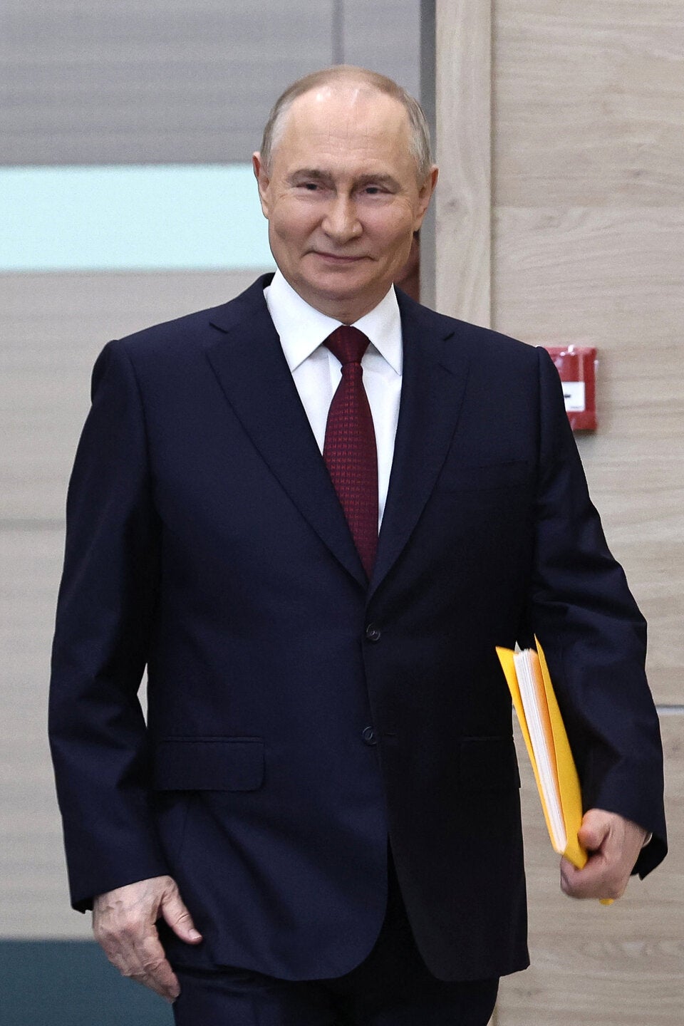 Wladimir Putin trifft beim Wirtschaftsforum ein.
