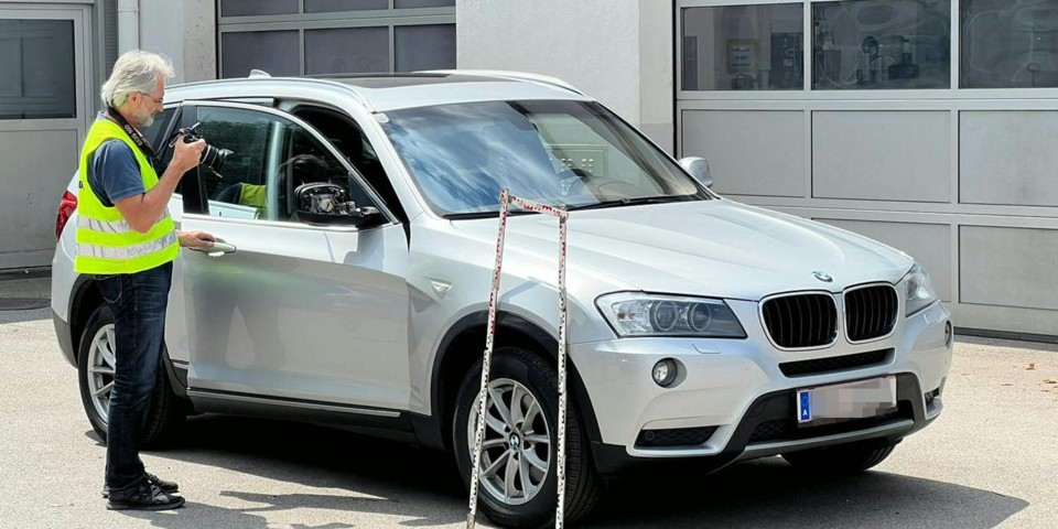 19-Jährige Fußgängerin von Auto getötet: Lenker stellte sich