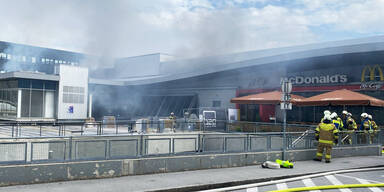 Großbrand in Wals-Siezenheim: Evakuierungen