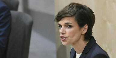 Schrei-Duelle in roter Sitzung