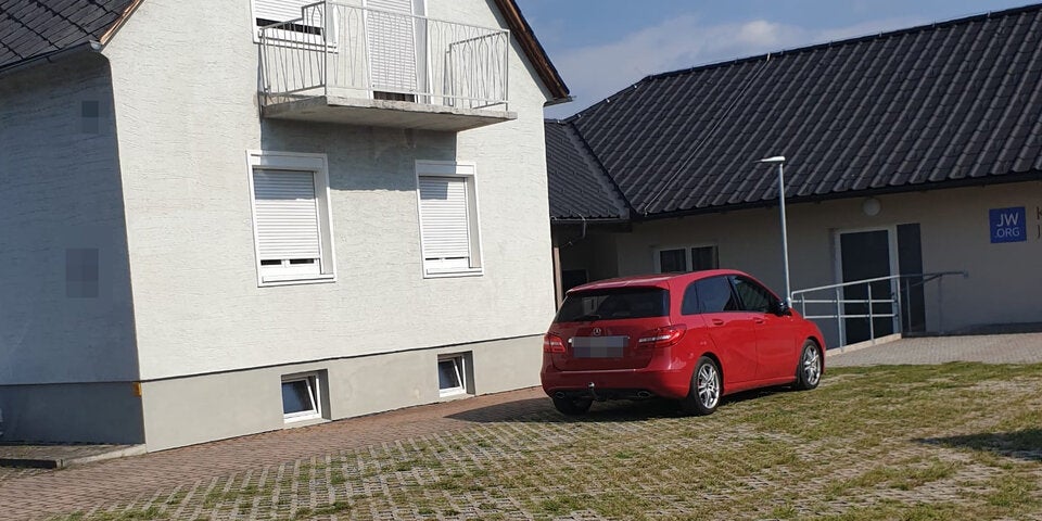 Sprengsätze an Auto