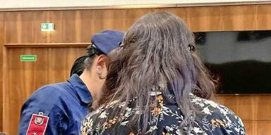 Mutter stach auf Sohn (5) mit Messer ein: 20 Jahre Haft