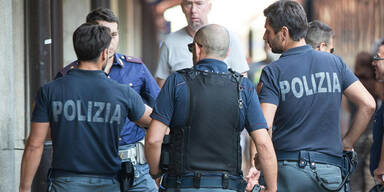 Polizei Fl&uuml;chtlinge