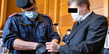 Prozess nach F&uuml;nffach-Mord in Kitzb&uuml;hel gestartet