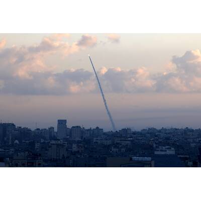 Journalisten und israelische Soldaten in Sderot am 8. Oktober.