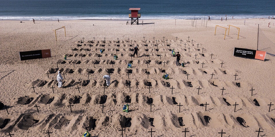 100 'Gräber' an der Copacabana ausgehoben
