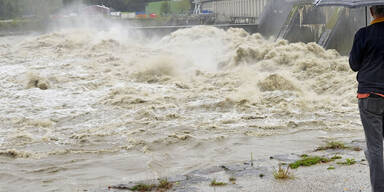 Unwetter: Jahrhundert-Flut in Österreich