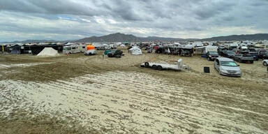 Starkregen verwandelt Burning-Man-Festival in Schlamm-Wüste