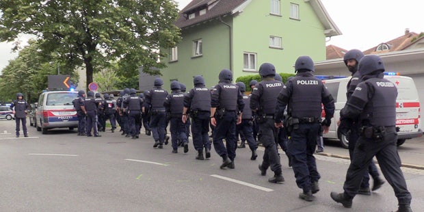 Streit eskaliert: Frau stürzte aus Fenster in Tod