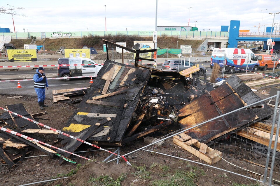 Brand bei besetzter Lobau-Baustelle