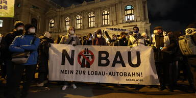 Nach Lobau-Räumung: Großdemo vor SPÖ-Zentrale