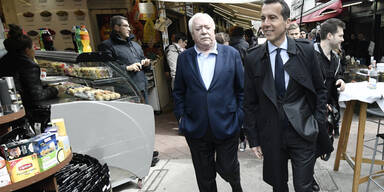 APAWIEN-NASCHMARKT-BESUCH--.jpg