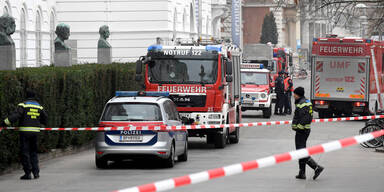 APAWIEN-TU-WIEN-NACH-BOMBEN.jpg