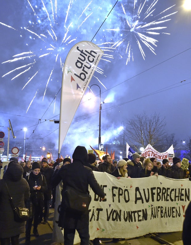 Tausende gegen Rechts-Ball auf Straßen