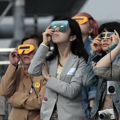 Spektakuläre Sonnenfinsternis in Asien & USA