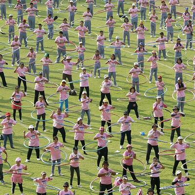 Neuer Weltrekord im Massen-Hula-Hoop 