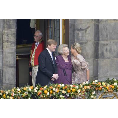 Das neue Königspaar am Balkon