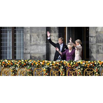 Das neue Königspaar am Balkon