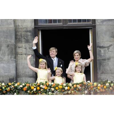 Das neue Königspaar am Balkon