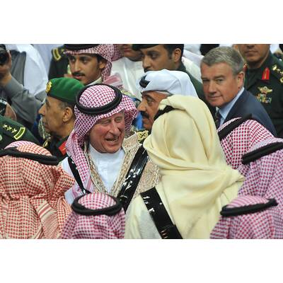 Prinz Charles: Schwerttanz in Saudi-Arabien