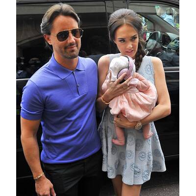 Tamara Ecclestone mit Tochter Sophia in der Boxengasse
