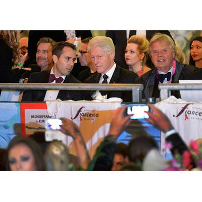 Stars und glamouröse Kostüme am Life Ball