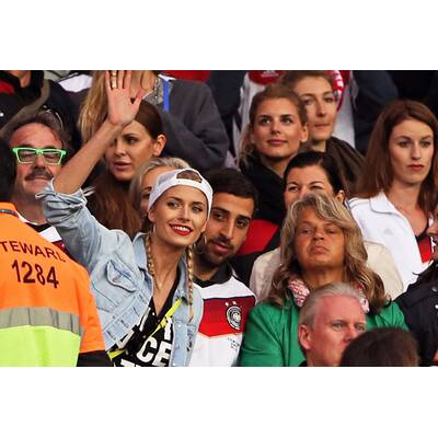 Lena Gercke jubelt Sami Khedira zu