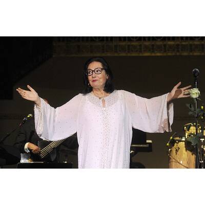 Nana Mouskouri: Ihre schönsten Bilder