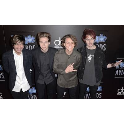 Elizabeth Moss & Jon Hamm