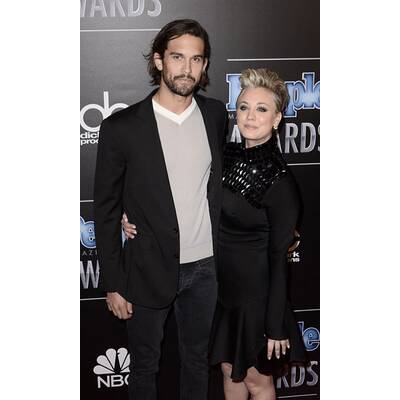 Elizabeth Moss & Jon Hamm