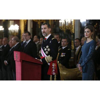 Königin Letizia & Felipe strahlen bei Militärparade